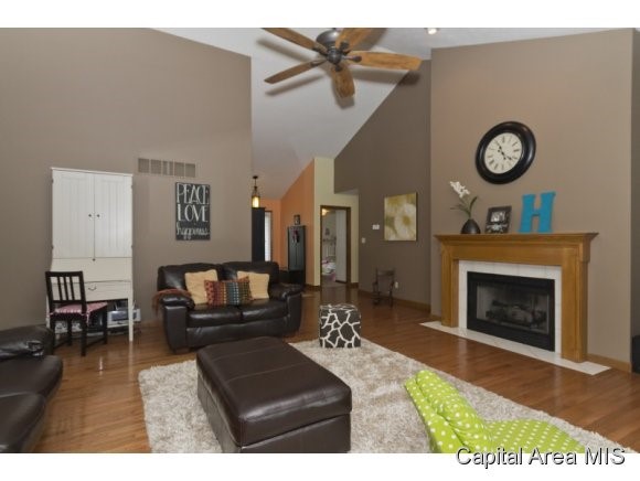 2000 Monterey Drive Springfield, IL 62711 - Photo 18 of 24 Gallery Image 18