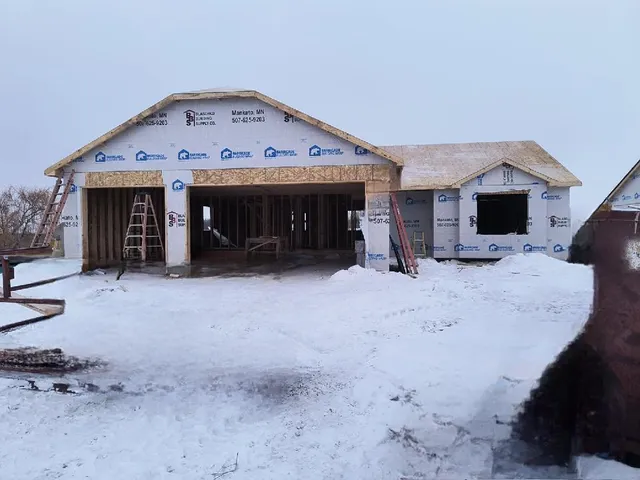 $379,900 | 1104 8th Avenue Southeast, Waseca, MN 56093