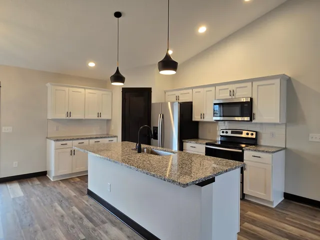 $379,900 | 1104 8th Avenue Southeast, Waseca, MN 56093