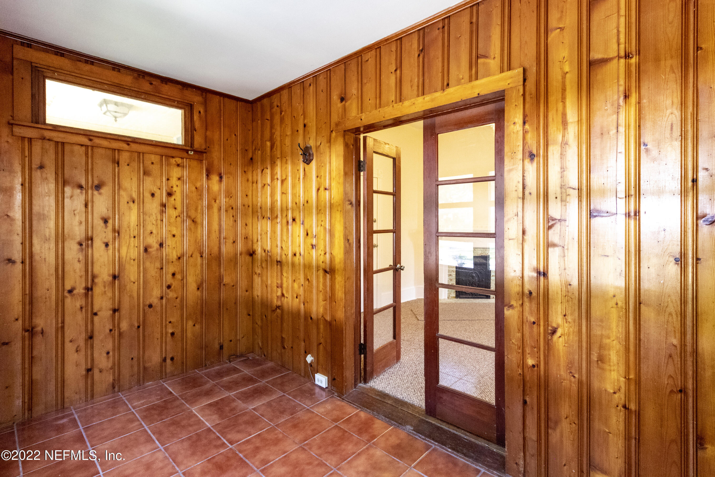 24 Riberia Street, Unit B St. Augustine, FL 32084 - Photo 10 of 19 a view of a bathroom with a shower curtain