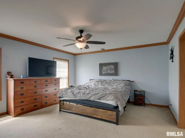 $204,900 | 4 Orchard Drive, Barry, IL 62312