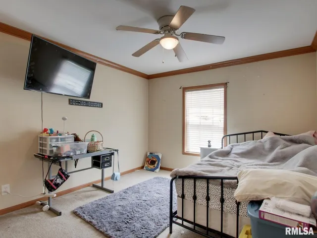 $204,900 | 4 Orchard Drive, Barry, IL 62312