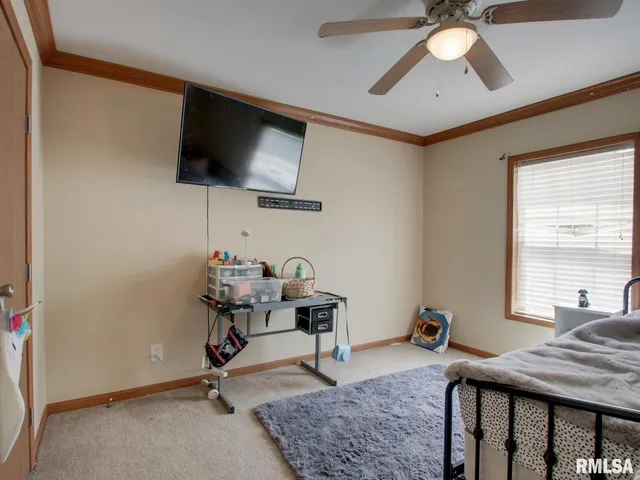 $204,900 | 4 Orchard Drive, Barry, IL 62312