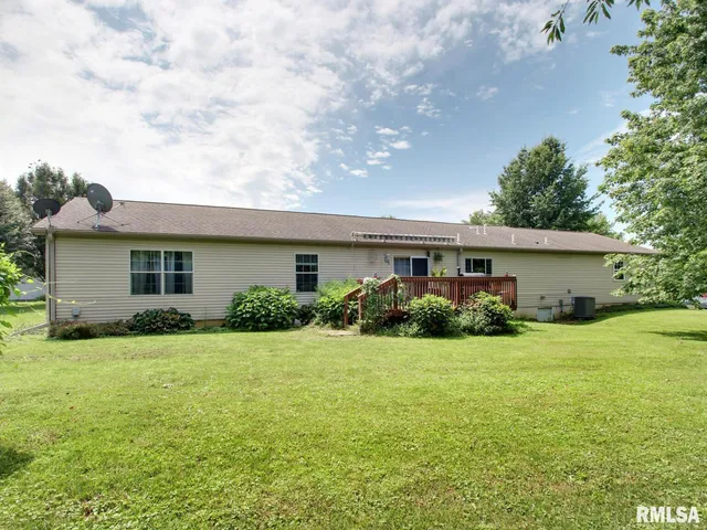 $204,900 | 4 Orchard Drive, Barry, IL 62312