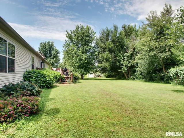 $204,900 | 4 Orchard Drive, Barry, IL 62312
