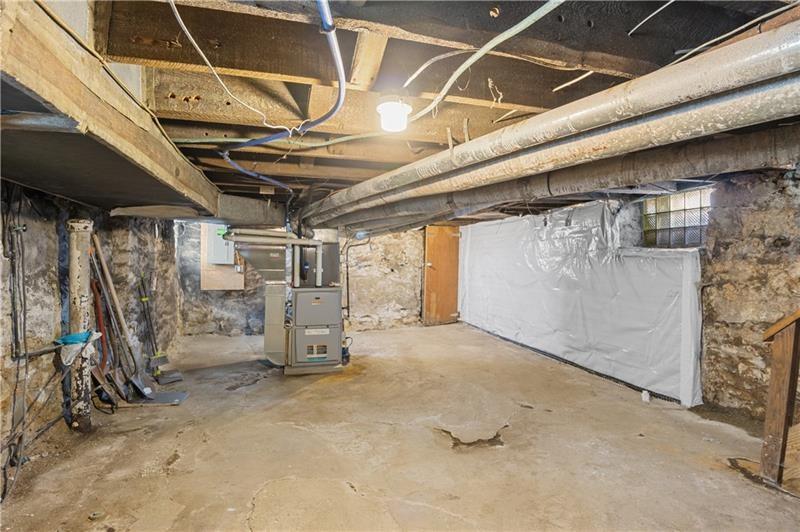 246 Dunseith Street Pittsburgh, PA 15213 - Photo 27 of 28 a view of a garage