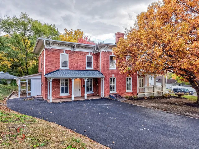a view of a brick building