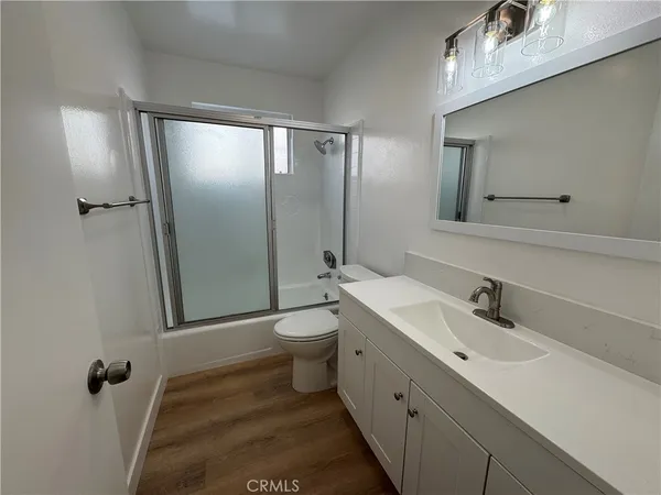 $4,600 | 82 16th Street, Hermosa Beach, CA 90254