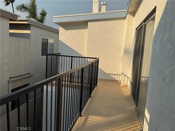 $4,600 | 82 16th Street, Hermosa Beach, CA 90254