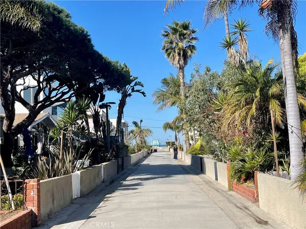 $4,600 | 82 16th Street, Hermosa Beach, CA 90254