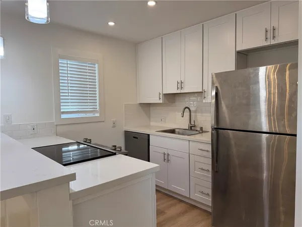 $4,600 | 82 16th Street, Hermosa Beach, CA 90254