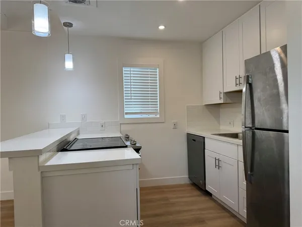 $4,600 | 82 16th Street, Hermosa Beach, CA 90254