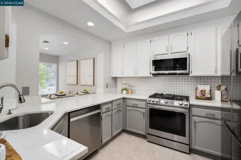 $930,000 | 15 Danville Oak Place, Danville, CA 94526
