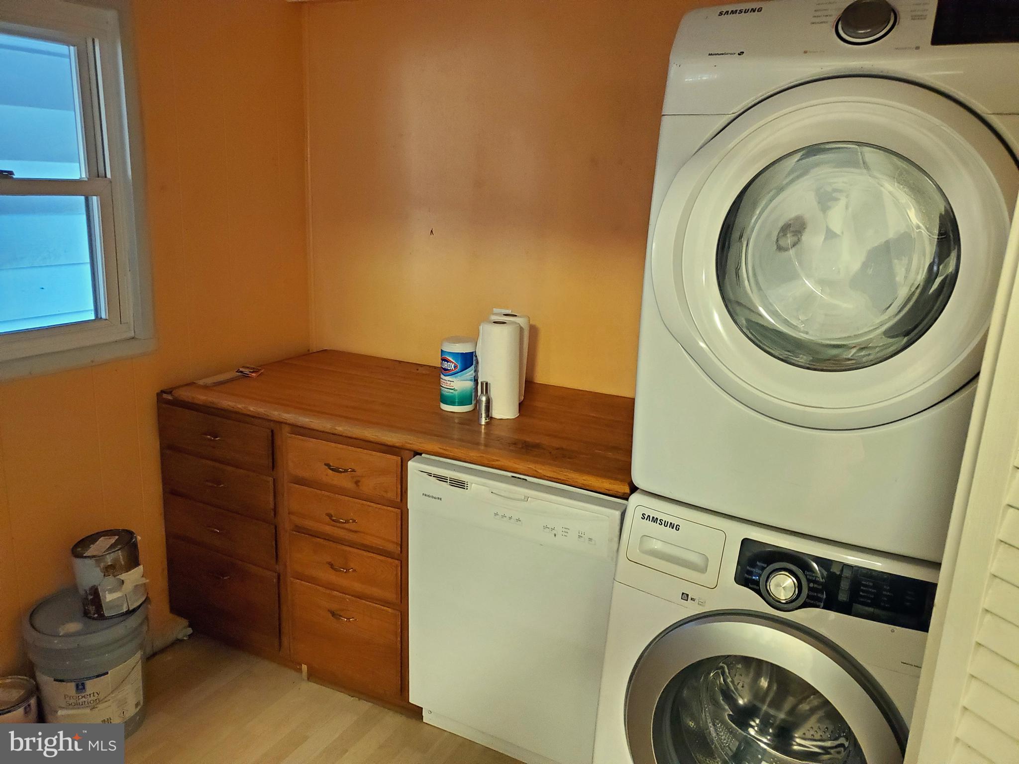 811 Centerville Road Wilmington, DE 19804 - Photo 6 of 14 Laundry w/ front loaders, dishwasher off kitchen