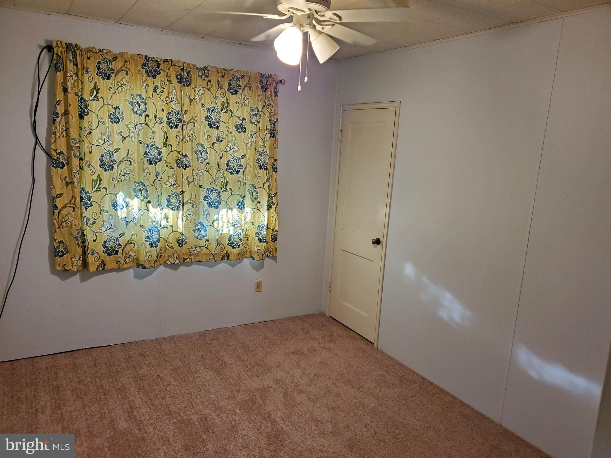 811 Centerville Road Wilmington, DE 19804 - Photo 7 of 14 Main bedroom w/fan, fresh paint & new carpet