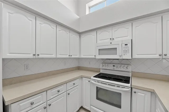 $524,999 | 16604 Lake Heather Drive, Tampa, FL 33618