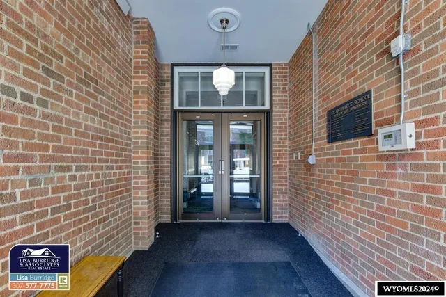 $5,989,000 | 623 South Wolcott Street, Casper, WY 82601