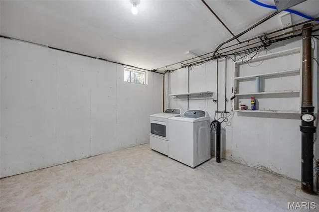 $185,000 | 2411 Dordogne Drive, Maryland Heights, MO 63043