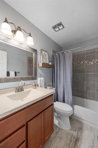 $185,000 | 2411 Dordogne Drive, Maryland Heights, MO 63043