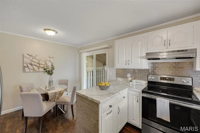 $185,000 | 2411 Dordogne Drive, Maryland Heights, MO 63043