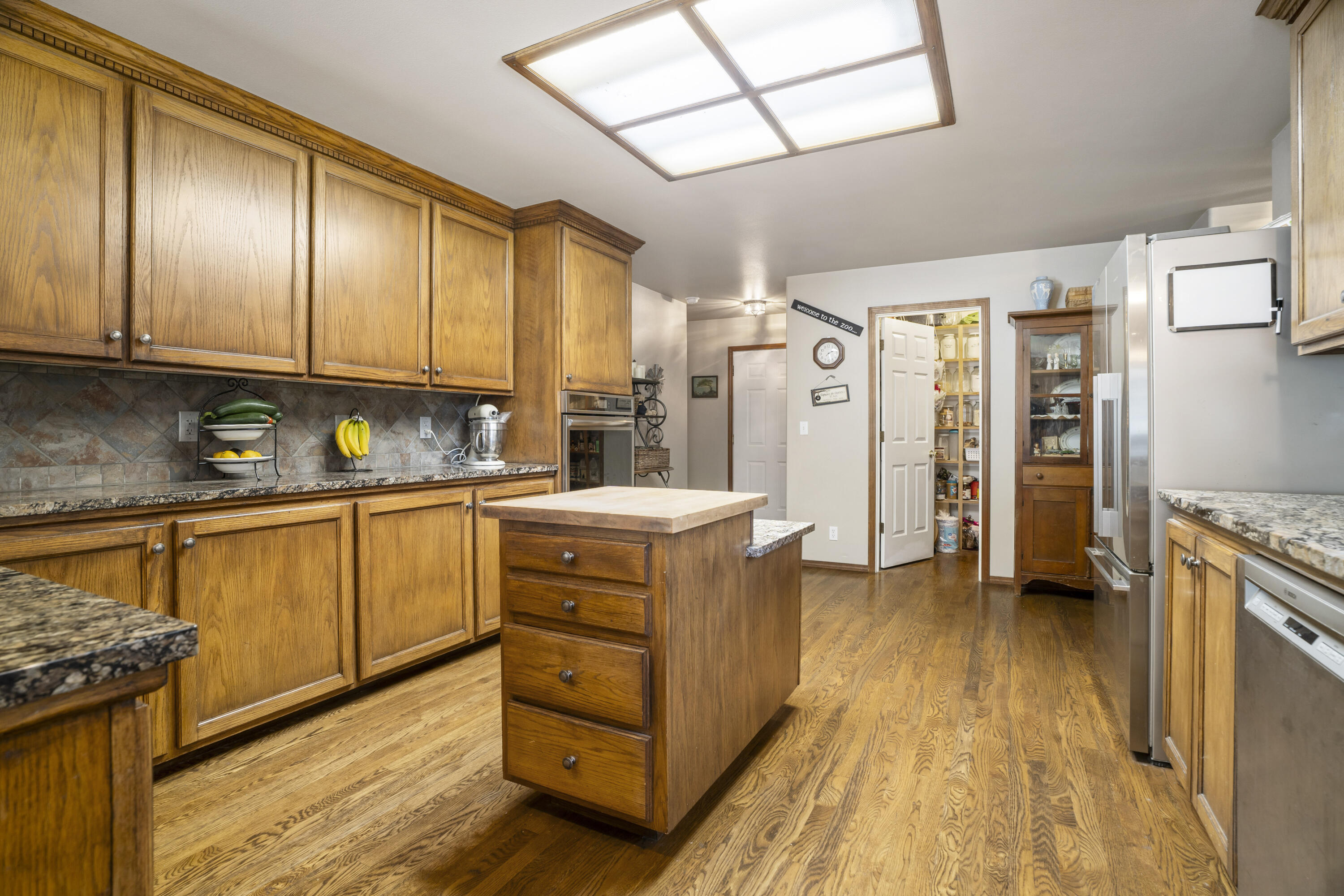 51445 Ash Road La Pine, OR 97739 - Photo 25 of 50 21-Kitchen