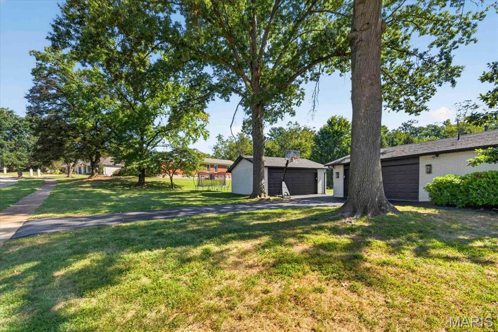 14391 Ladue Road Chesterfield, MO 63017 - Photo 39 of 43 Gallery Image 39