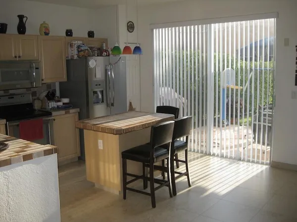 $3,000 | 4070 Northwest 91st Terrace, Sunrise, FL 33351
