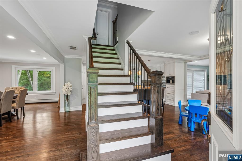 689 Colonial Road Franklin Lakes, NJ 07417 - Photo 23 of 42 Gallery Image 23