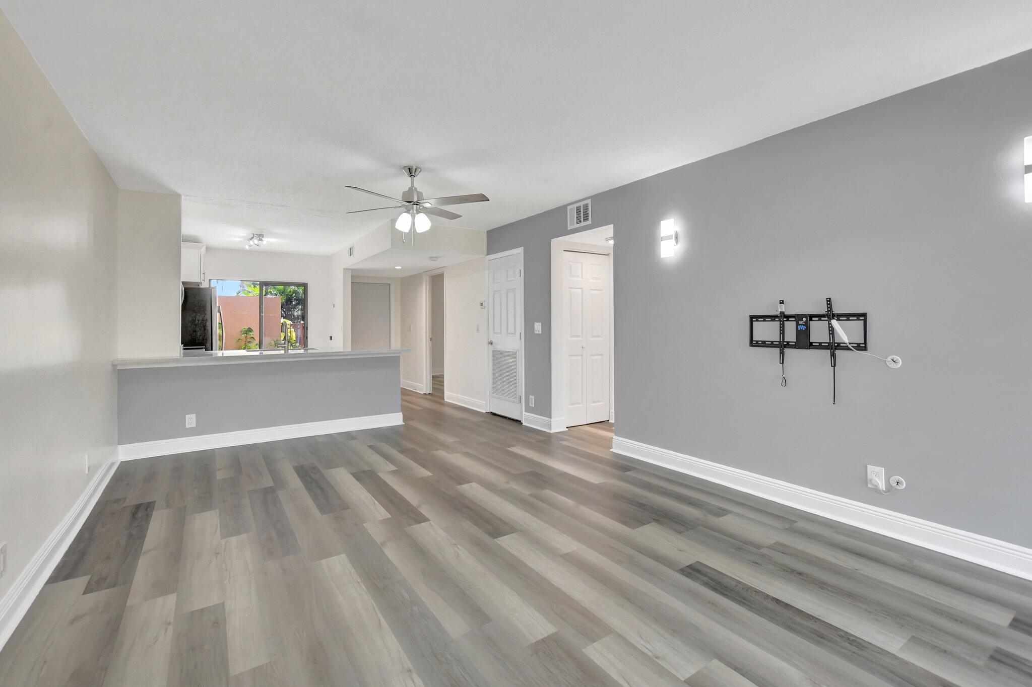 3939 Northeast 5th Avenue, Unit B102 Boca Raton, FL 33431 - Photo 10 of 29 11-web-or-mls-DSC_1591