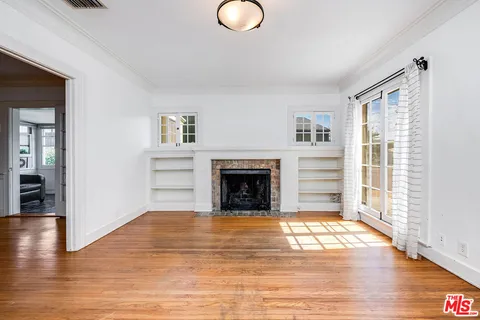 $1,749,000 | 330 North Gower Street, Los Angeles, CA 90004