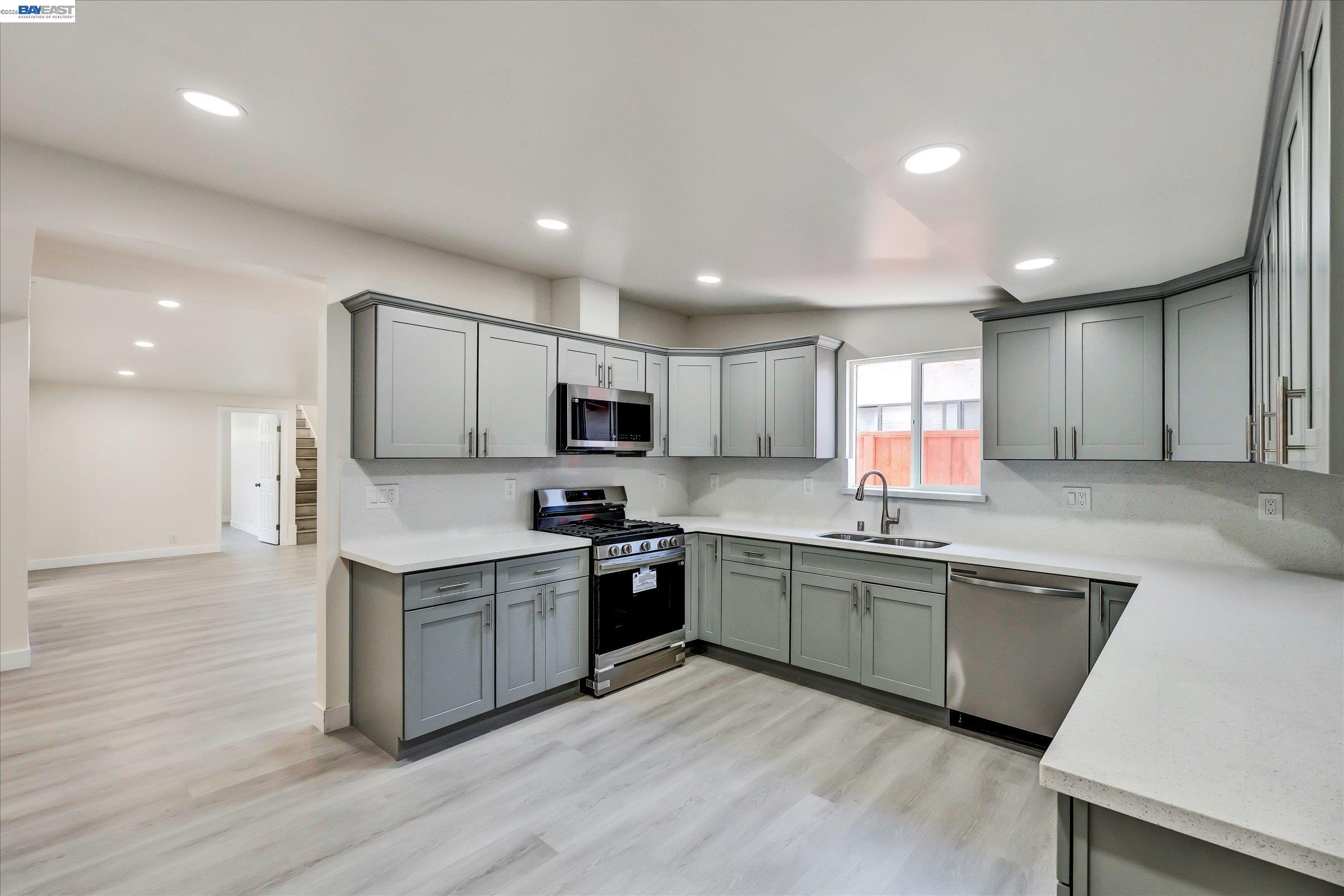 28315 Rochelle Avenue Hayward, CA 94544 - Photo 17 of 34