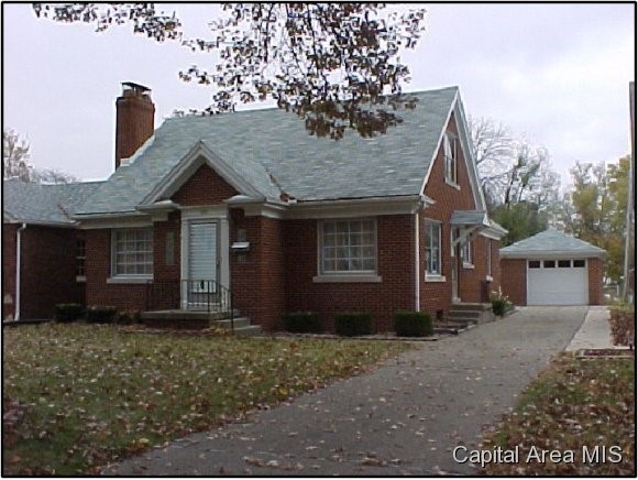 2052 South Walnut Street Springfield, IL 62704 - Photo 1 of 7