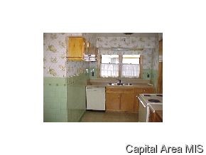 2052 South Walnut Street Springfield, IL 62704 - Photo 3 of 7