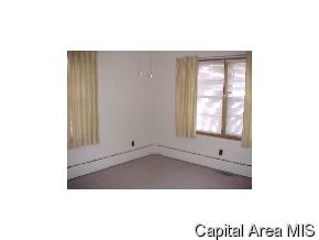 2052 South Walnut Street Springfield, IL 62704 - Photo 4 of 7
