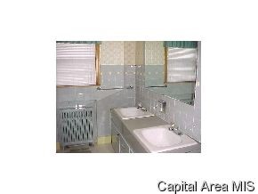 2052 South Walnut Street Springfield, IL 62704 - Photo 5 of 7