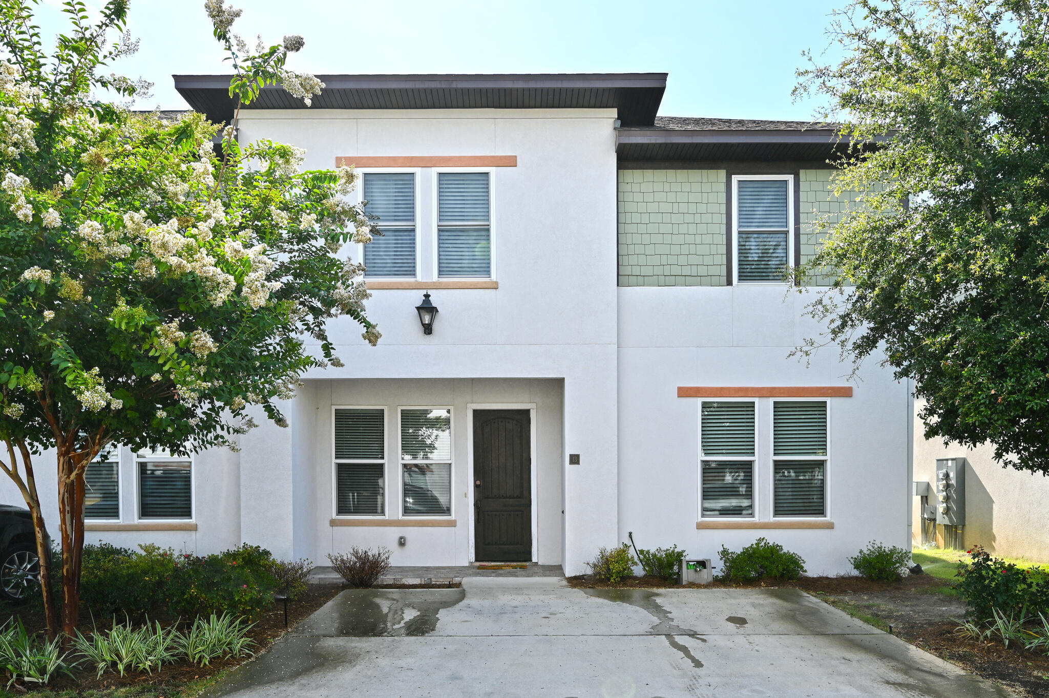 995 Airport Road, Unit 13 Destin, FL 32541 - Photo 2 of 34 front view of a house