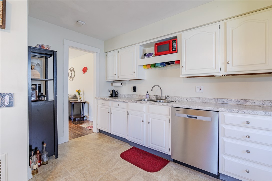 108 Garford Road Irondequoit, NY 14622 - Photo 13 of 50 Freshly painted cabinets and updated appliances (a