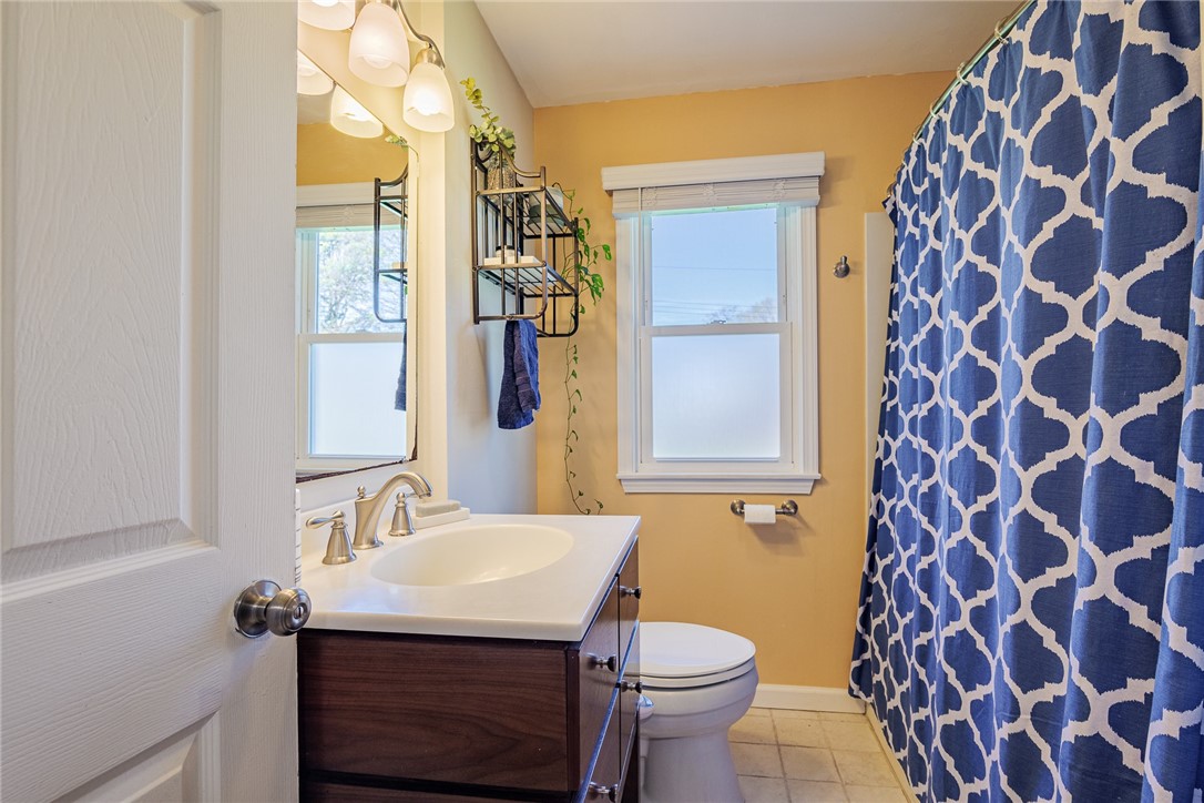 108 Garford Road Irondequoit, NY 14622 - Photo 24 of 50 First Bloor full bathroom