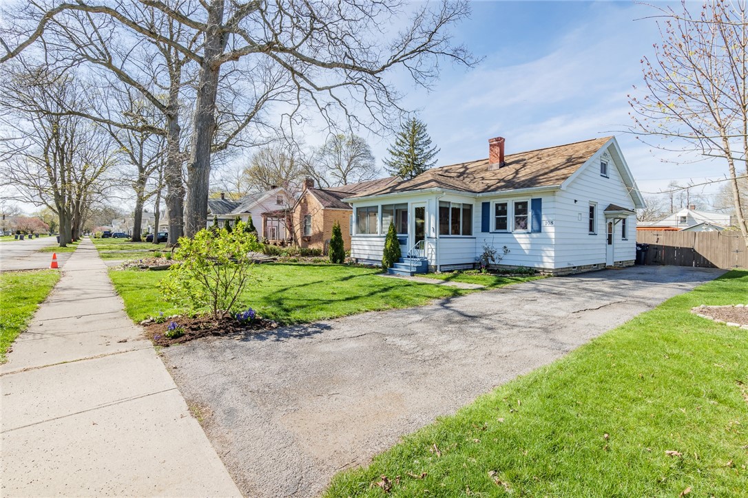 108 Garford Road Irondequoit, NY 14622 - Photo 5 of 50