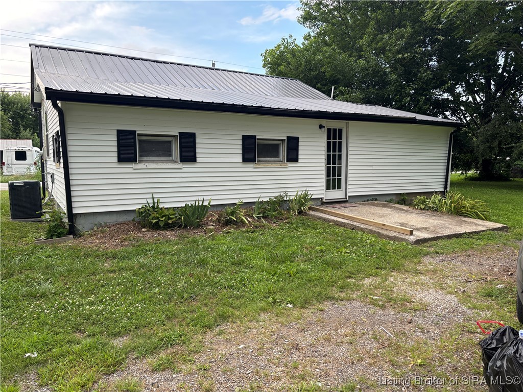 4329 East Canton Road Salem, IN 47167 - Photo 4 of 29