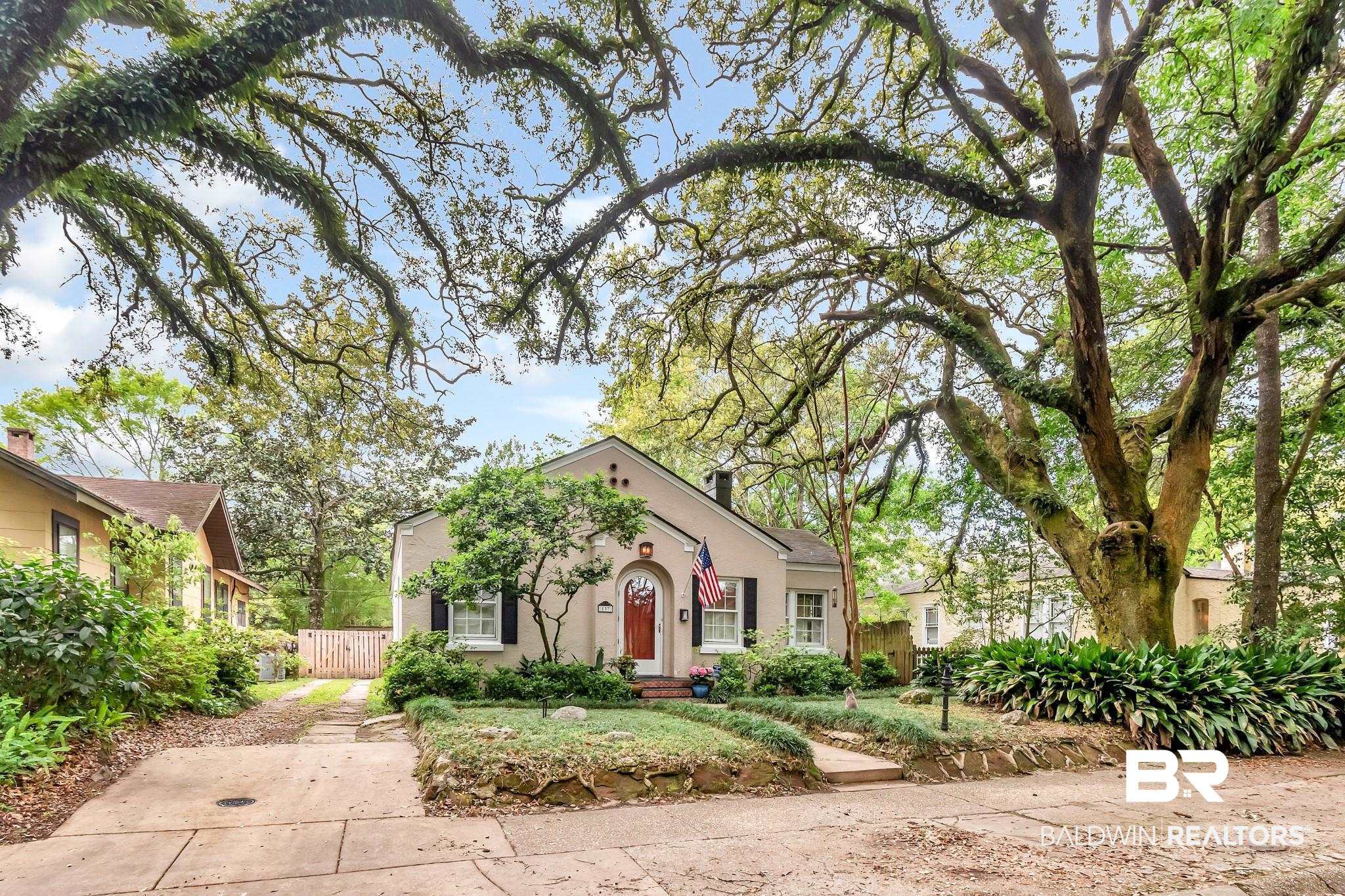 137 Florence Place Mobile, AL 36607 - Photo 3 of 28
