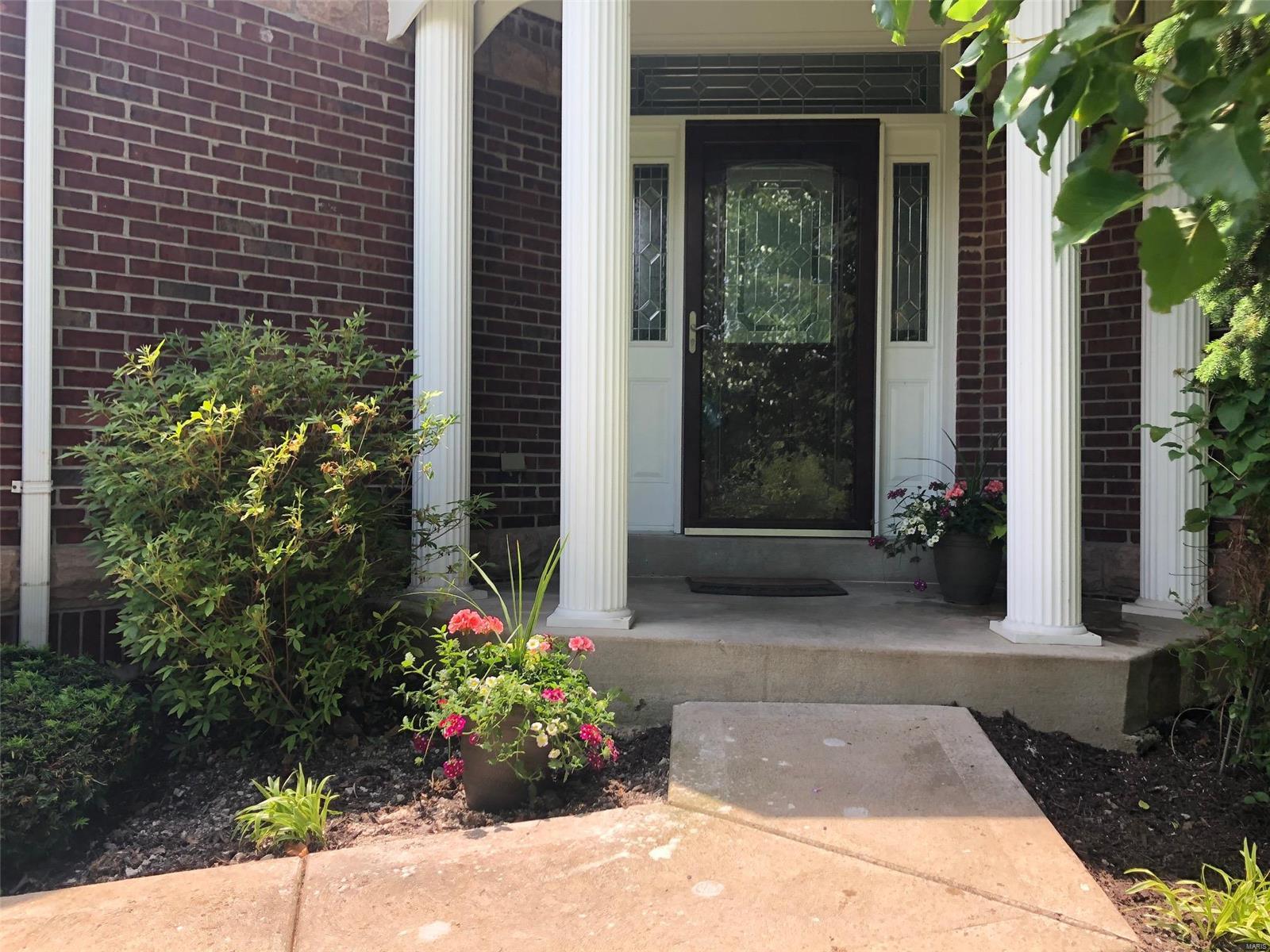 10135 Tanbridge Road St. Louis, MO 63128 - Photo 5 of 49 Gallery Image 5