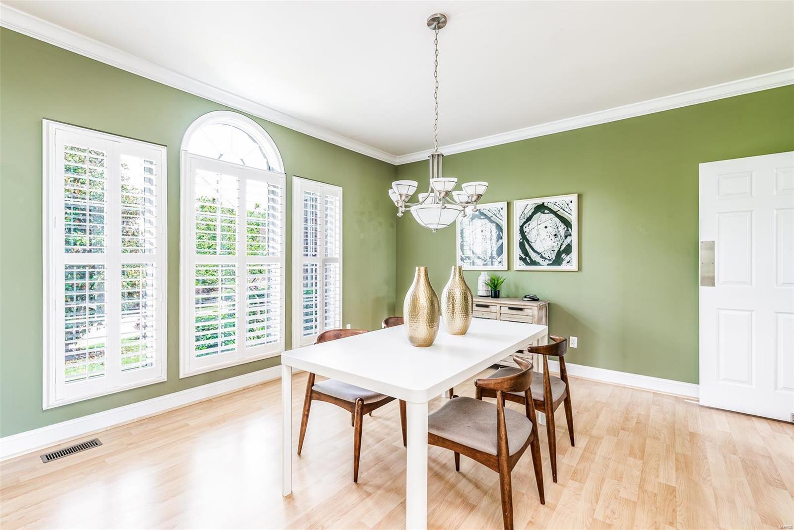 10135 Tanbridge Road St. Louis, MO 63128 - Photo 8 of 49 Gallery Image 8
