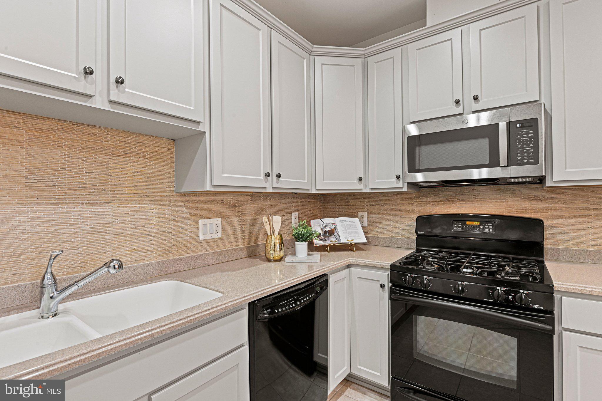 44482 Maltese Falcon Square Ashburn, VA 20147 - Photo 14 of 71