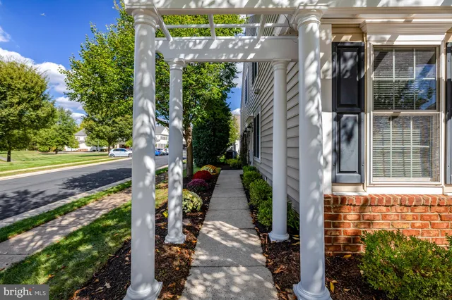 $699,900 | 44482 Maltese Falcon Square, Ashburn, VA 20147