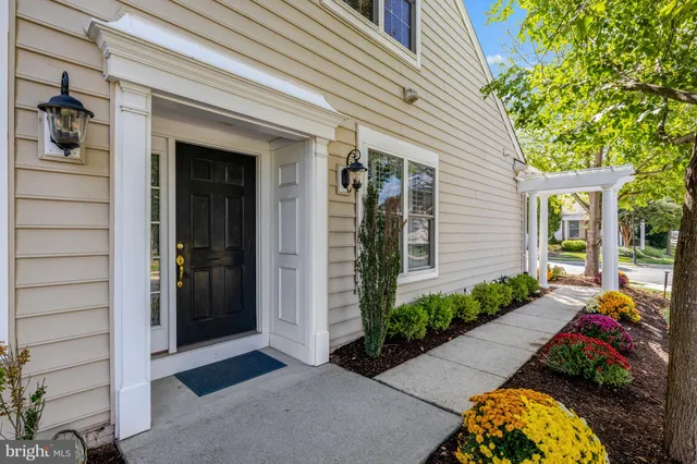 $699,900 | 44482 Maltese Falcon Square, Ashburn, VA 20147