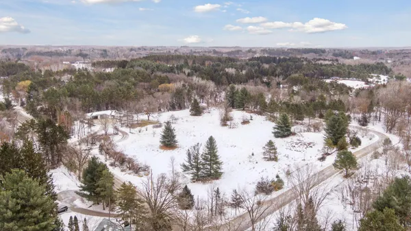 $999,000 | 9353 Stonebridge Trail North, Stillwater, MN 55082