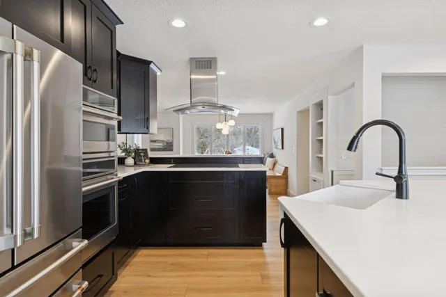 $999,000 | 9353 Stonebridge Trail North, Stillwater, MN 55082