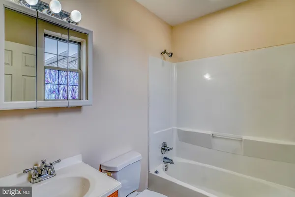 $2,400 | 2542 West Girard Avenue, Unit 2, Philadelphia, PA 19130