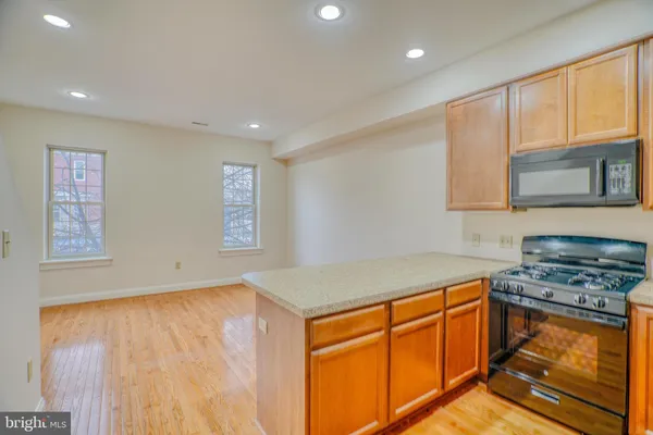 $2,400 | 2542 West Girard Avenue, Unit 2, Philadelphia, PA 19130